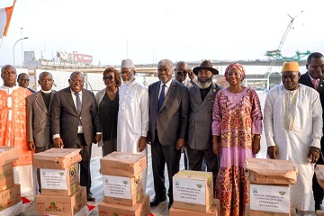 Côte d'Ivoire / Social : le Président Alassane Ouattara offre plusieurs tonnes de kits alimentaires aux populations du District autonome d'Abidjan